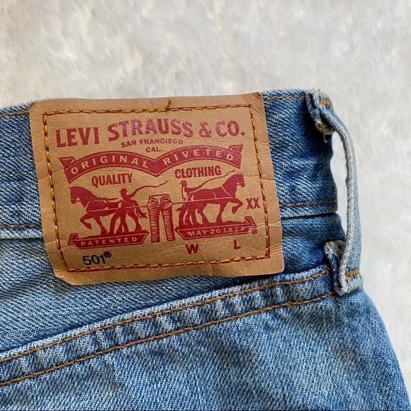 Levi’s 501 Button Fly Shorts Sz 28 - Picture 3 of 12